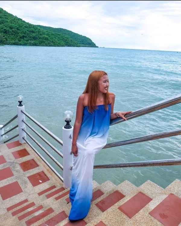 Online wedding dress