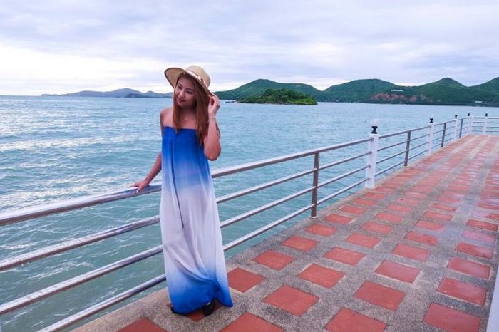Online wedding dress