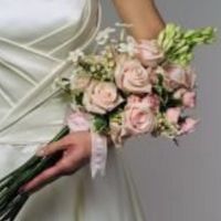 Cascading vs. Round Bouquet. Why did you pick one or the other?