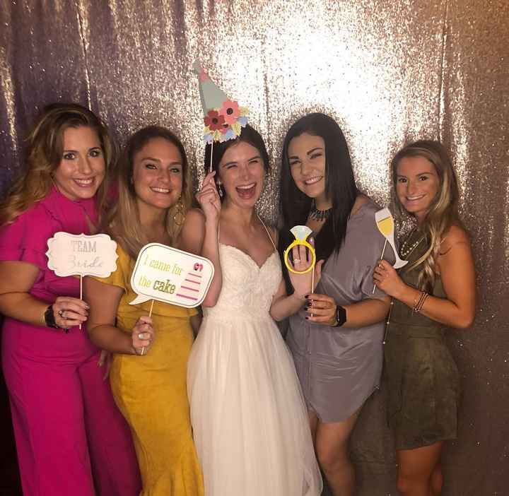 Enclosed or open photo booth? - 2