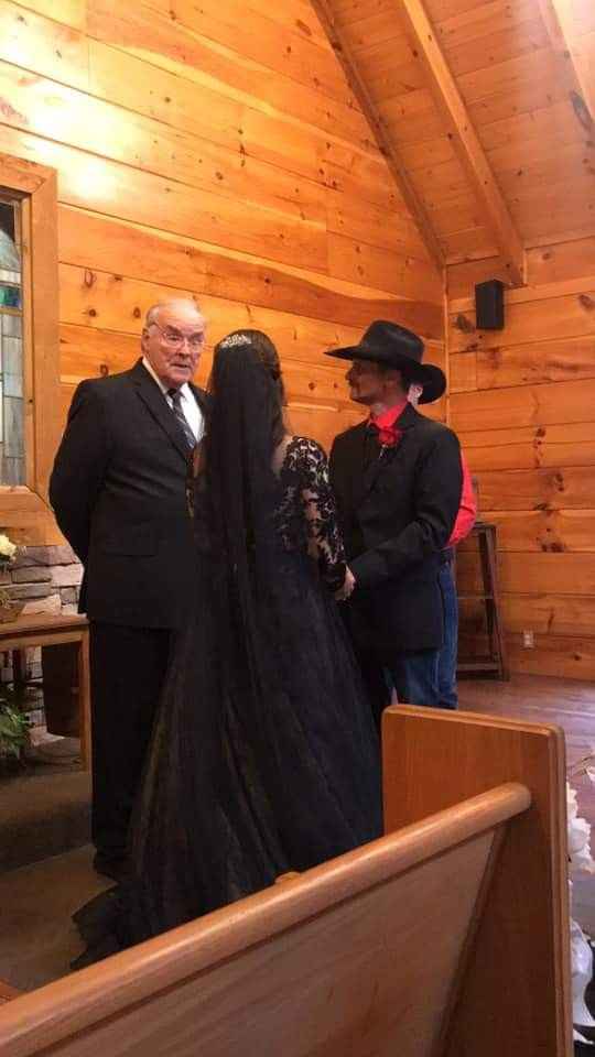 Veil or no veil? - 1