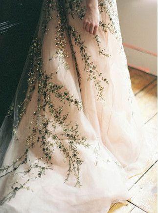 Adding color to the lace on my wedding dress? - 2