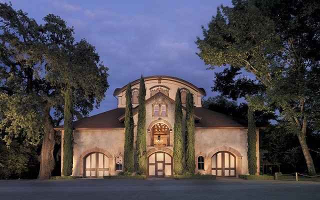 Love: Charles Krug. Romantic, forest trees + vineyards! 