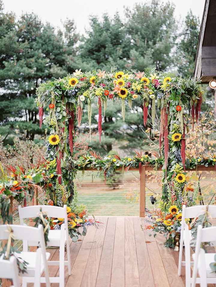 Wedding Color Mania - What colors look best with sunflowers? 10