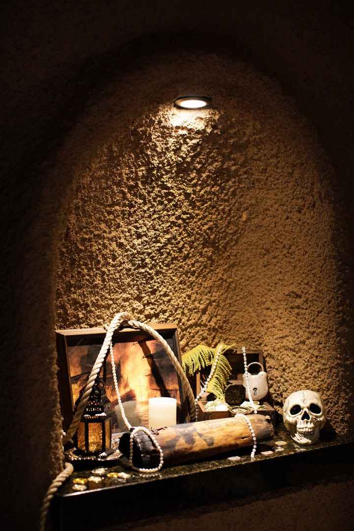 Pirate decor in reception alcoves