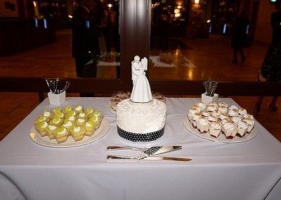 we did a small cake (for cutting ceremony) with dessert shots