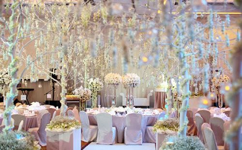Winter Wedding decor that's not Christmas or New Years themed 7