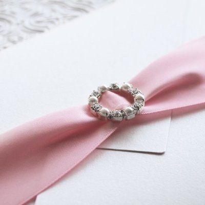 Ladies I need help finding Invitations!!