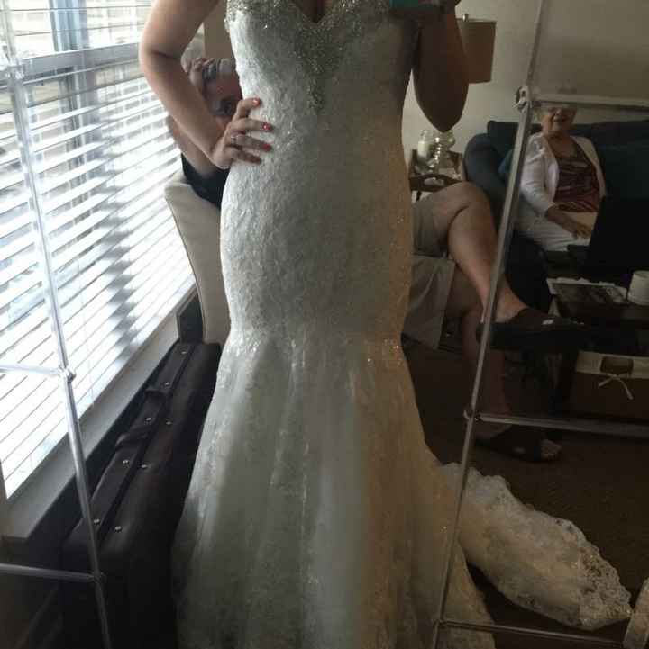 I looove dress threads! Are you rocking white?