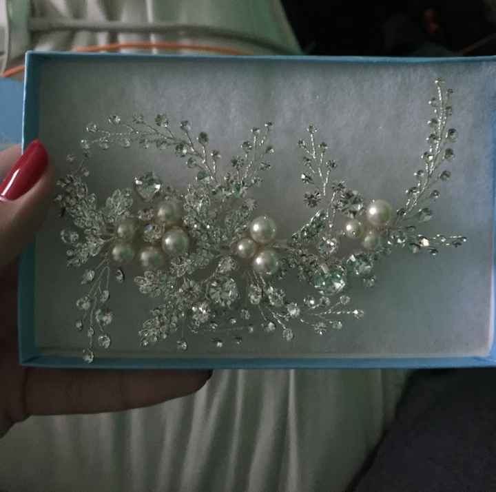 Let's see your pretty hair clips/combs!