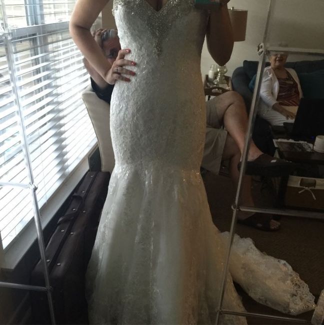 I looove dress threads! Are you rocking white?