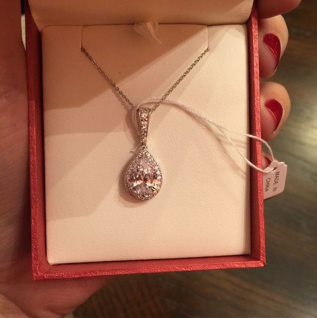 Wedding dress accessory help!