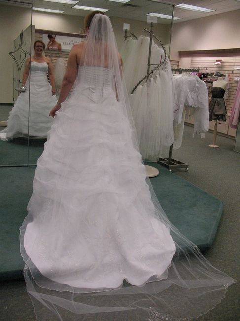 ladies... show us your veil!!