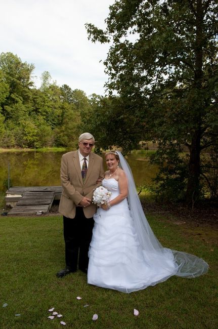 Plus size or full figured brides, let's see those gowns!
