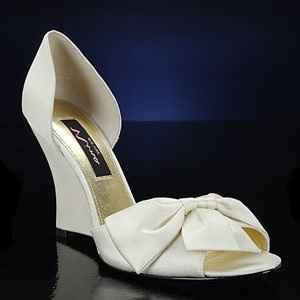 i always need help ;) shoes please