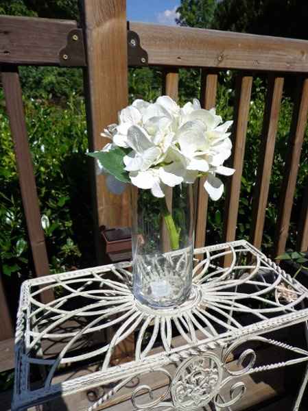 Center Piece....One stem Hydrangea???