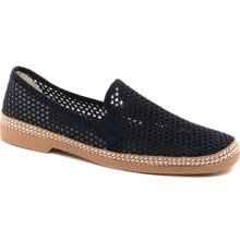 Options for groomsmen footwear on beach...No toes showing please but still cool  and comfortable