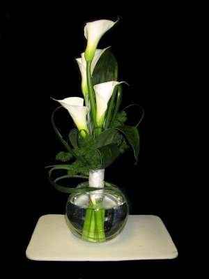 Pity Party Table for 1. Anyone use calla lilies? I need help