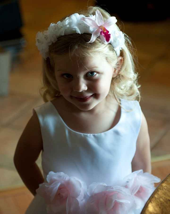 NEED: 2 cheap flower girl tiaras... please help!