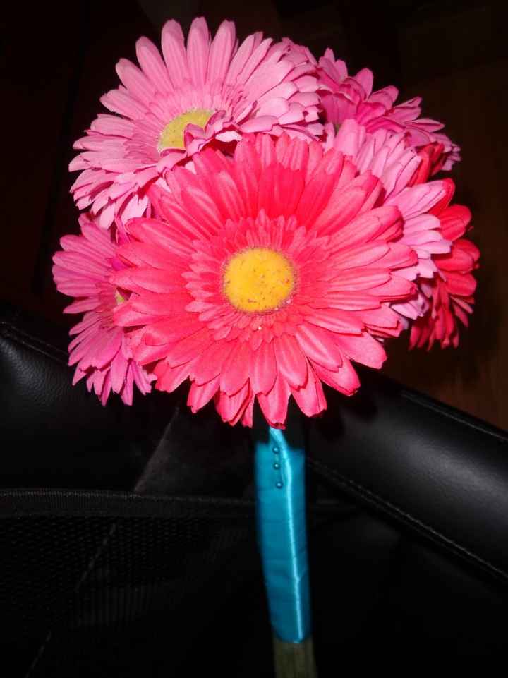 for STACIE - here's a pic of the gerbera daisy bouquet