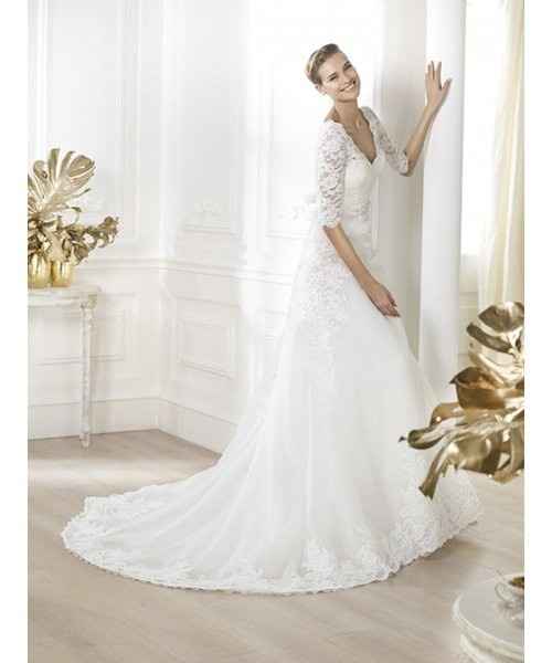 Who designed your dress?