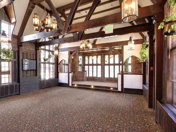 Show off your wedding venue!