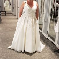 Having second thoughts in my wedding dress - 3