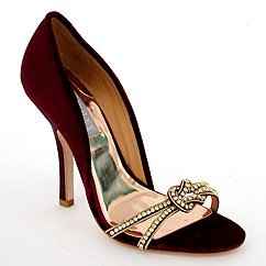 Show me your shoes, please