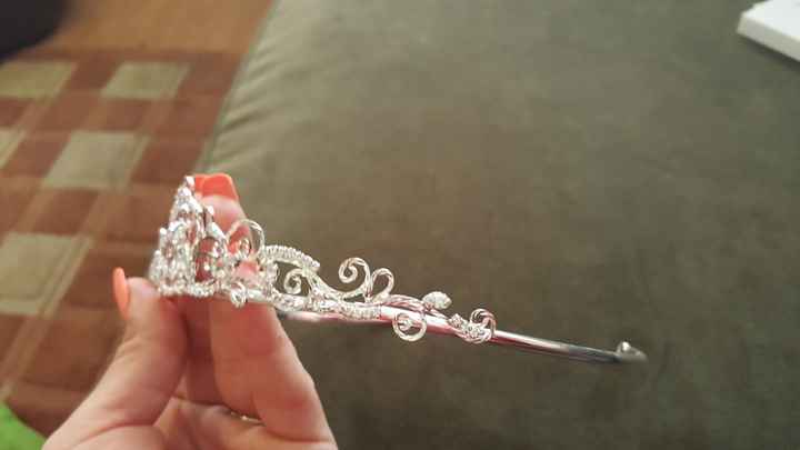 Got my headpiece in, not sure if I'm in love.