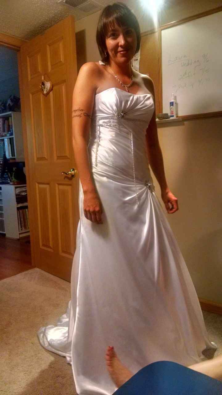 Gloves with wedding gown? Need your opinion!