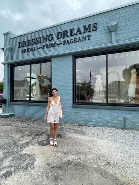 What to wear for engagement photos? Help 9