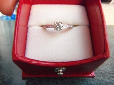 How did he propose & Show off dem raaangs!
