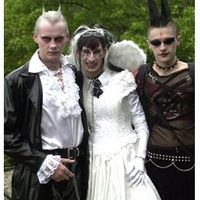 Google "funny wedding pic" or "horrible wedding pic" and post your favorite that popped up!