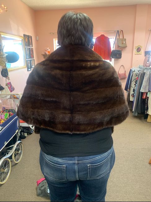 Show me your fur shrugs and does this fit? 5