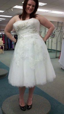 Went dress shopping [pics] and found THE church!! =]
