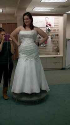 Went dress shopping [pics] and found THE church!! =]