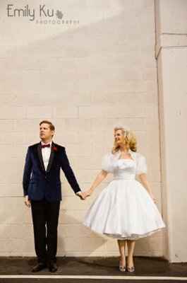 Went dress shopping [pics] and found THE church!! =]