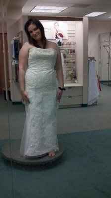 Went dress shopping [pics] and found THE church!! =]