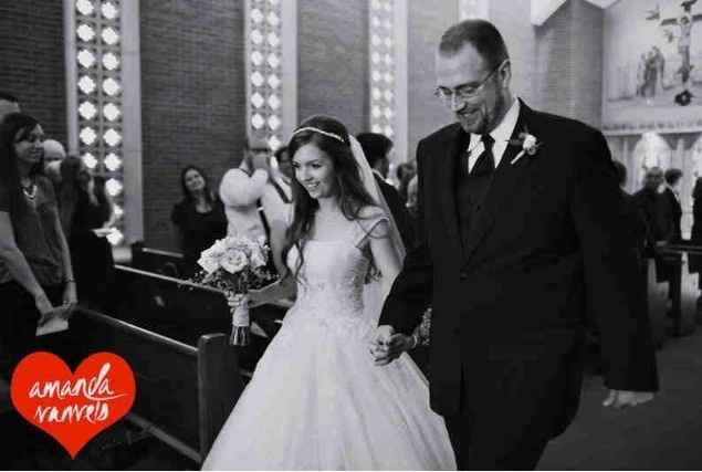 12.5 weeks later and we FINALLY got to see our wedding photos! PICS