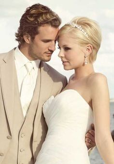 Show me your pixie cut wedding hair!