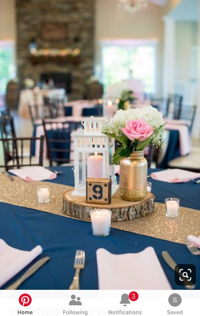 Undecided on tablecloths! 🤷🏼‍♀️ 1