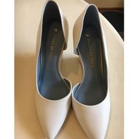 Shoes: White or Colorful? - 2