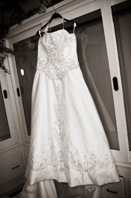 post your wedding  dress pic thanks.