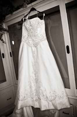 post your wedding  dress pic thanks.