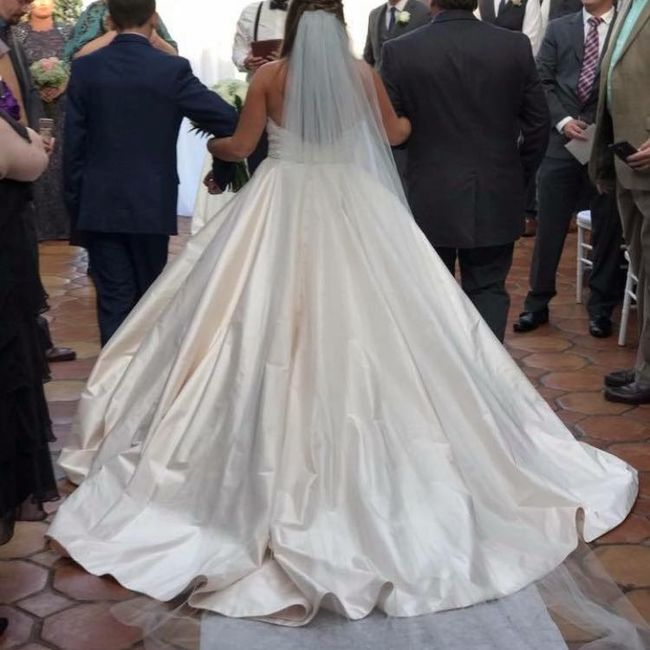 I wanna see your wedding dress!