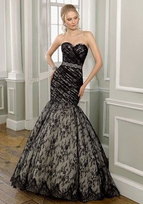 Taking a poll from the Southern Brides- is your gown lace?