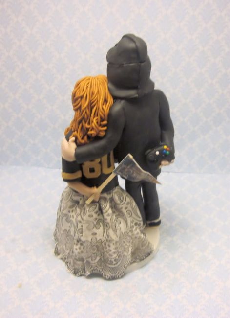 WHAT IS YOUR CAKE TOPPER?