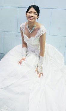 Perfect wedding dress for a Kitty Katy. (Google game)
