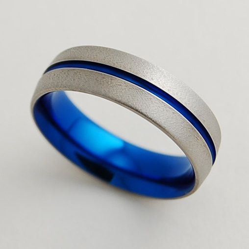 FH is begging to wear his ring!!!