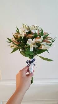 Practiced my Centerpieces, Bouquets and Boutinneres! Opinions please :)